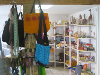 Kunstsortiment im Weltladen